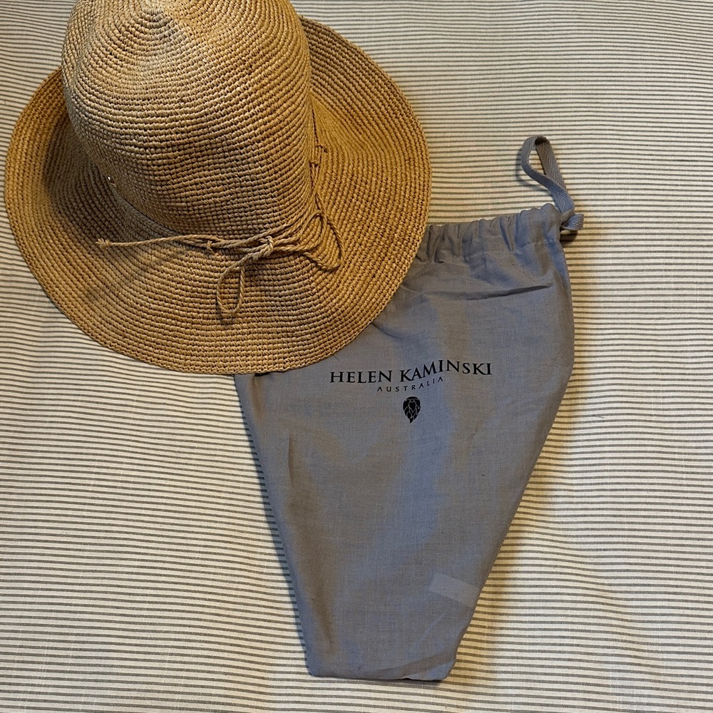 Helen Kaminski Tan Straw Hat with Gray Dust Bag